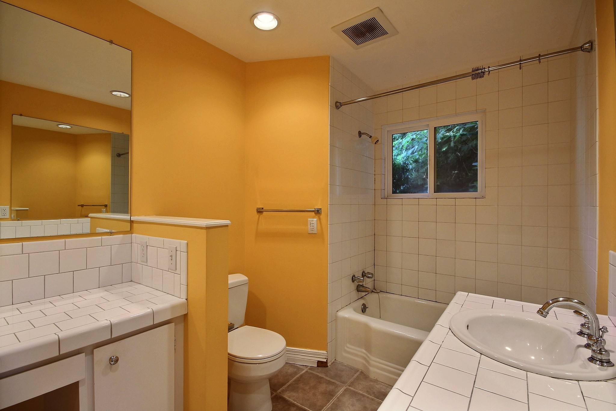 exposio_07_master_bathroom_01_3435_sw_gale_av