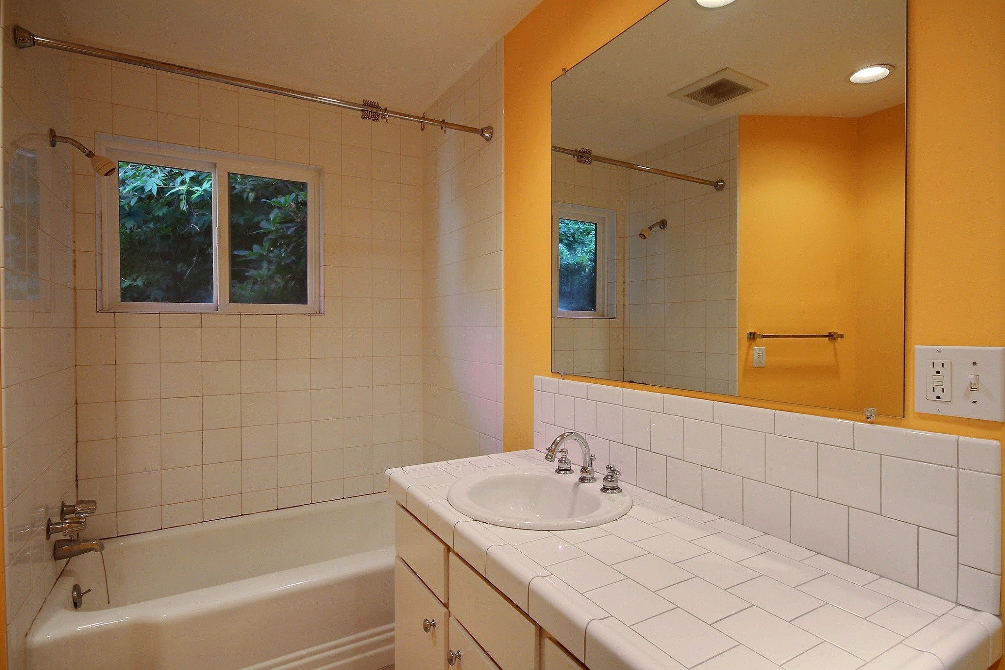 exposio_07_master_bathroom_02_3435_sw_gale_av